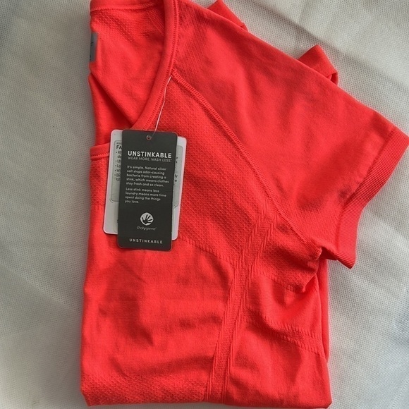NEW! Athleta Fastest Track Short Sleeve Crew Neck TEE Size Small - Picture 8 of 12